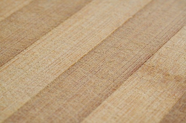 Podłoga drewniana – panele, deski podłogowe co wybrać?